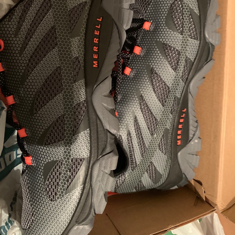 Shoes size 14